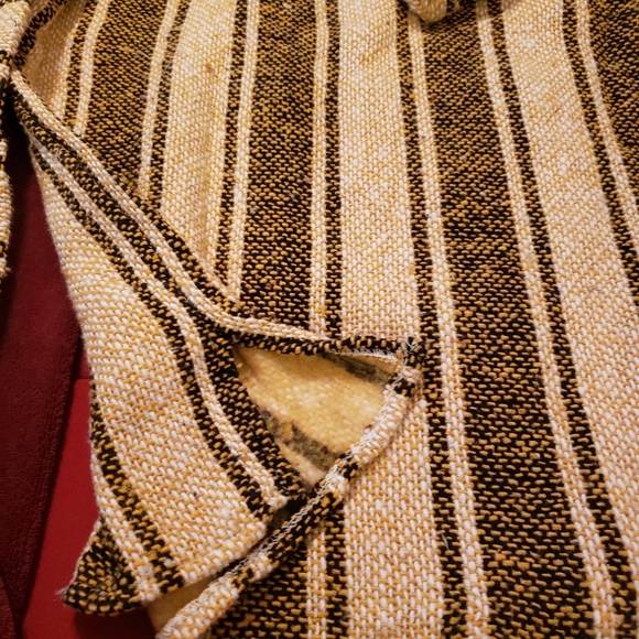 Beautiful blanket type hoodie. Brand new. Heavy, quality, cream and brown-gray. - Picture 6 of 6